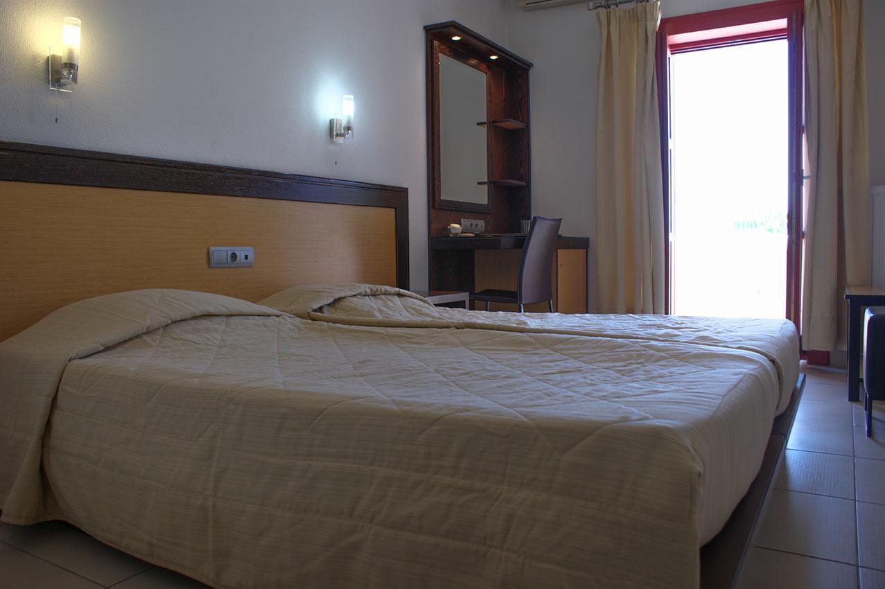 Aposperides Hotel Livadi  Exteriör bild