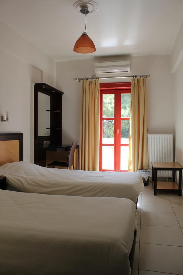 Aposperides Hotel Livadi  Exteriör bild